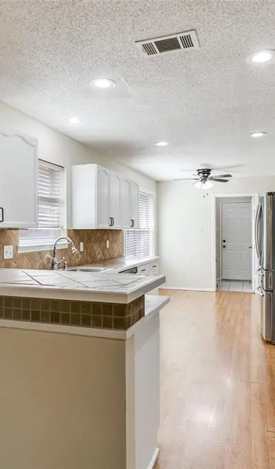 531 Beasley Drive, Lewisville TX 75057 - Photo 5