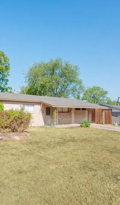 1902 Alan A Dale Road, Arlington TX 76013 - Photo 2