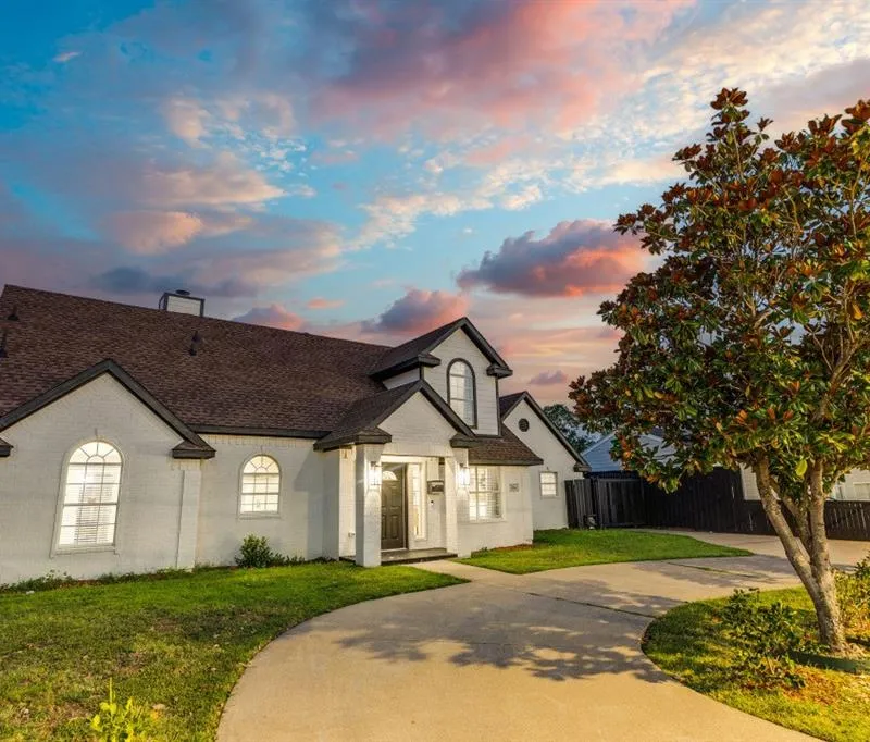 3304 Inwood Road, Dallas TX 75235