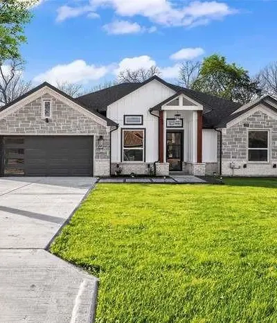 203 Saint Andrews Drive, Mabank TX 75156