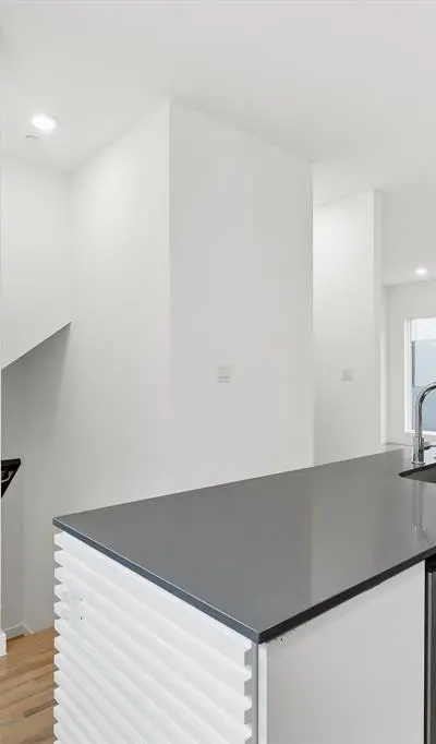 427 W 10TH Street # 502, Dallas TX 75208 - Photo 3
