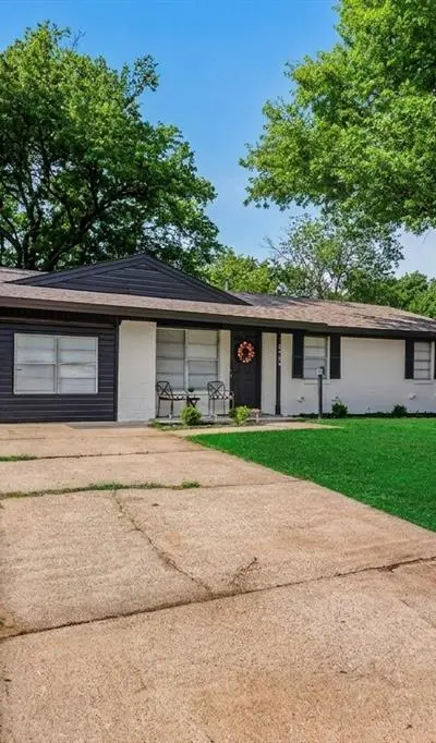 2725 Wesleyan Drive, Irving TX 75062 - Photo 4