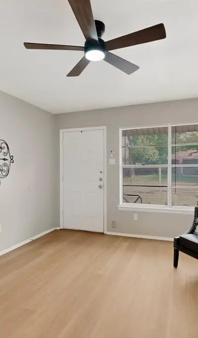 2725 Wesleyan Drive, Irving TX 75062 - Photo 5