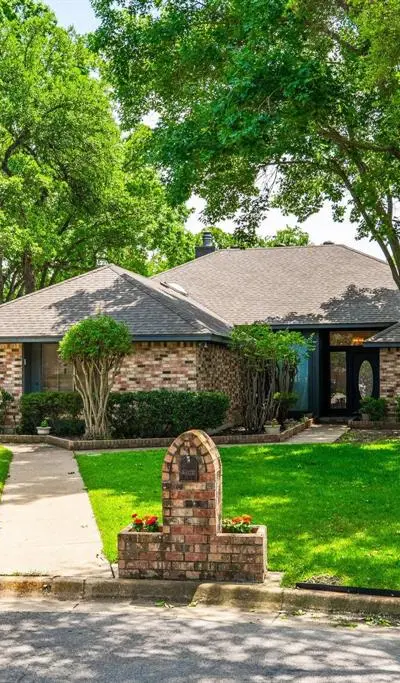 2401 Oak Shadow Court, Arlington TX 76017 - Photo 2