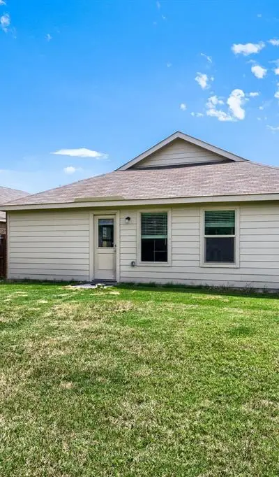 2305 Mobile Drive, Ennis TX 75119