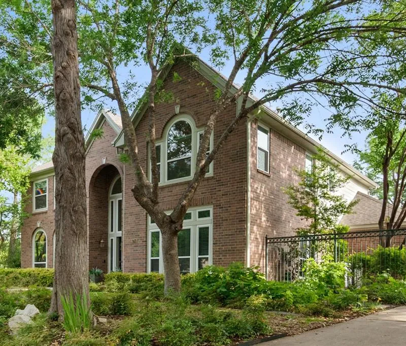 6744 Clear Spring Drive, Fort Worth TX 76132