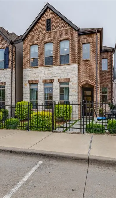 7129 Laurel Ridge, Dallas TX 75231 - Photo 2