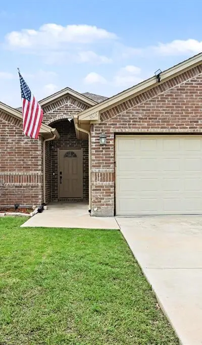 808 N Ridge Drive, White Settlement TX 76108