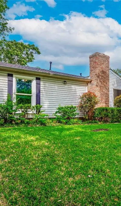 910 Tamara Lane, Grand Prairie TX 75051 - Photo 2