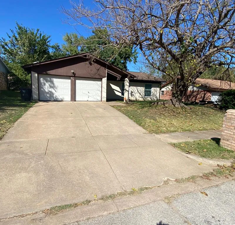 7517 Castillo Road, Fort Worth TX 76112