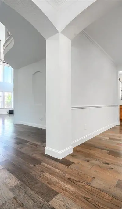 1127 Valley Vista Drive, Irving TX 75063 - Photo 3