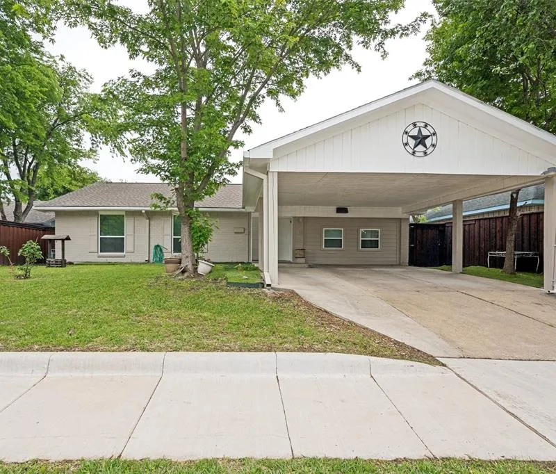 625 Kingston Drive, Grand Prairie TX 75051