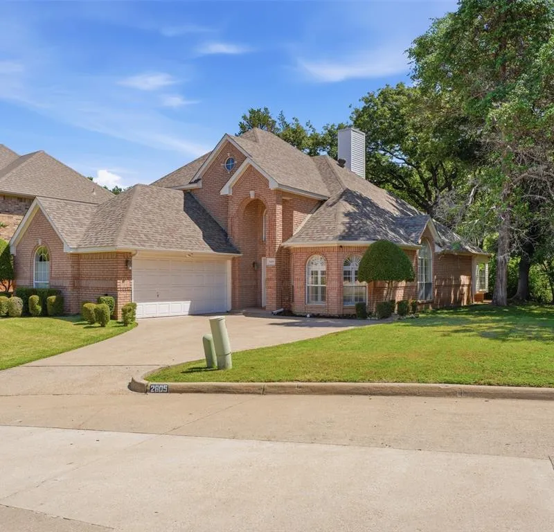2605 Hidden Ridge Drive, Arlington TX 76006