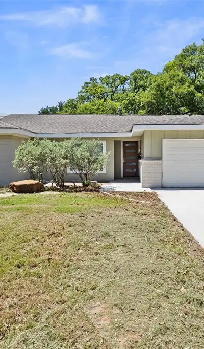 914 Vine Street, Euless TX 76040