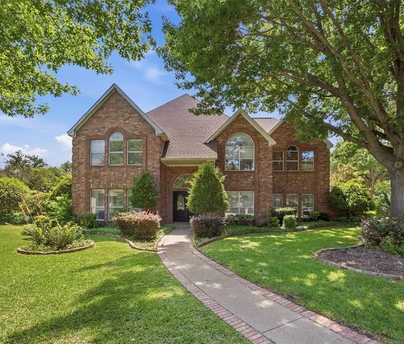 6713 Westbury Court, Benbrook TX 76132