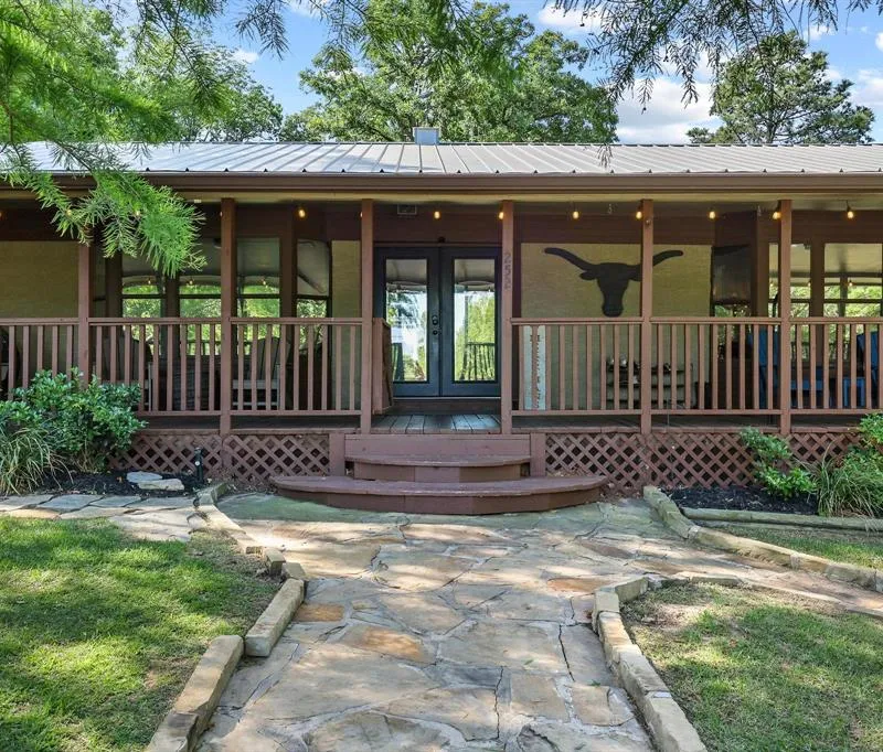 252 Hacienda Drive, Pottsboro TX 75076