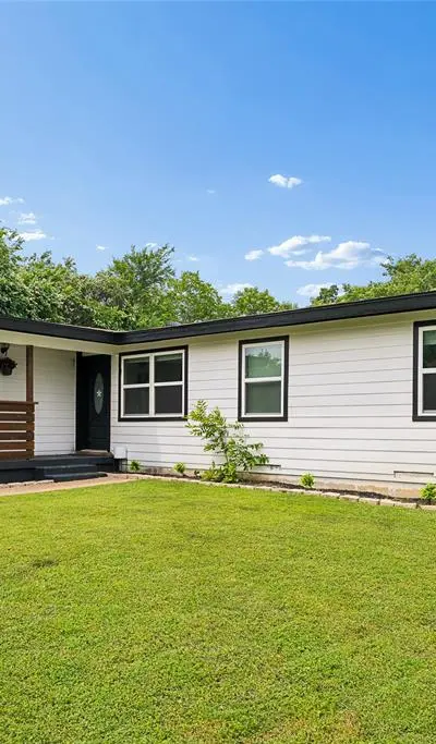 1106 E Strong Parkway, Grand Prairie TX 75050 - Photo 2