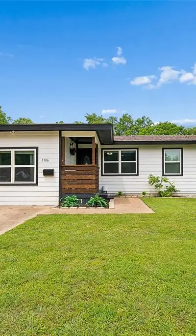 1106 E Strong Parkway, Grand Prairie TX 75050 - Photo 3