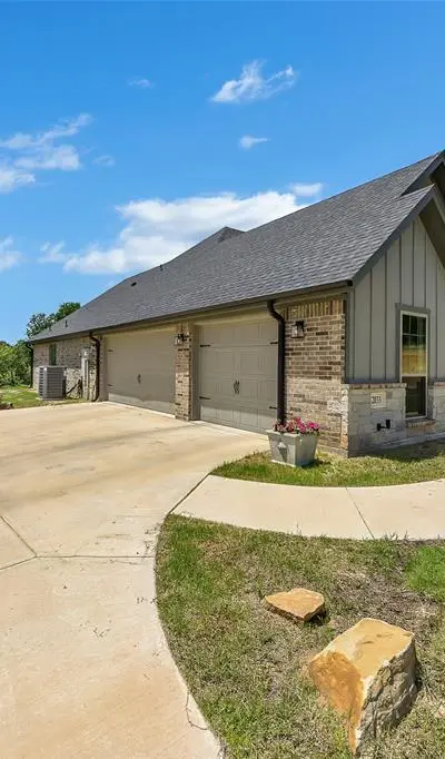 2033 Bedford Court, Weatherford TX 76088 - Photo 2
