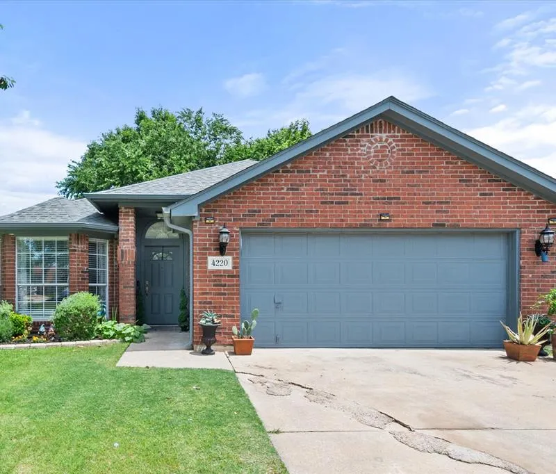 4220 Maryanne Place, Haltom City TX 76137