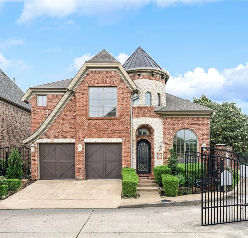 9131 Cochran Bluff Lane, Dallas TX 75220