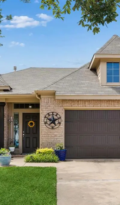 12548 Saratoga Springs Circle, Fort Worth TX 76244