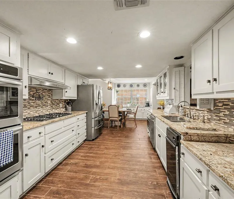 1810 Lakeside Drive, Arlington TX 76013