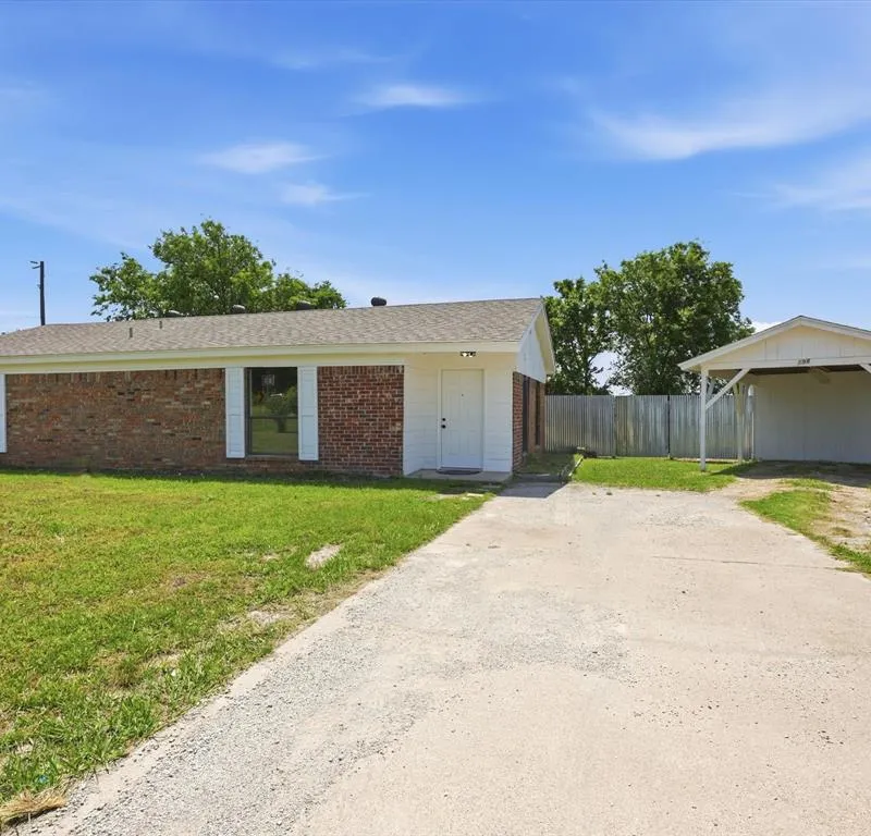 198 Green Acres Road, Weatherford TX 76088