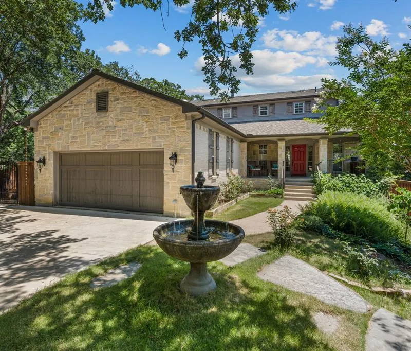2930 Peninsula Drive, Grapevine TX 76051