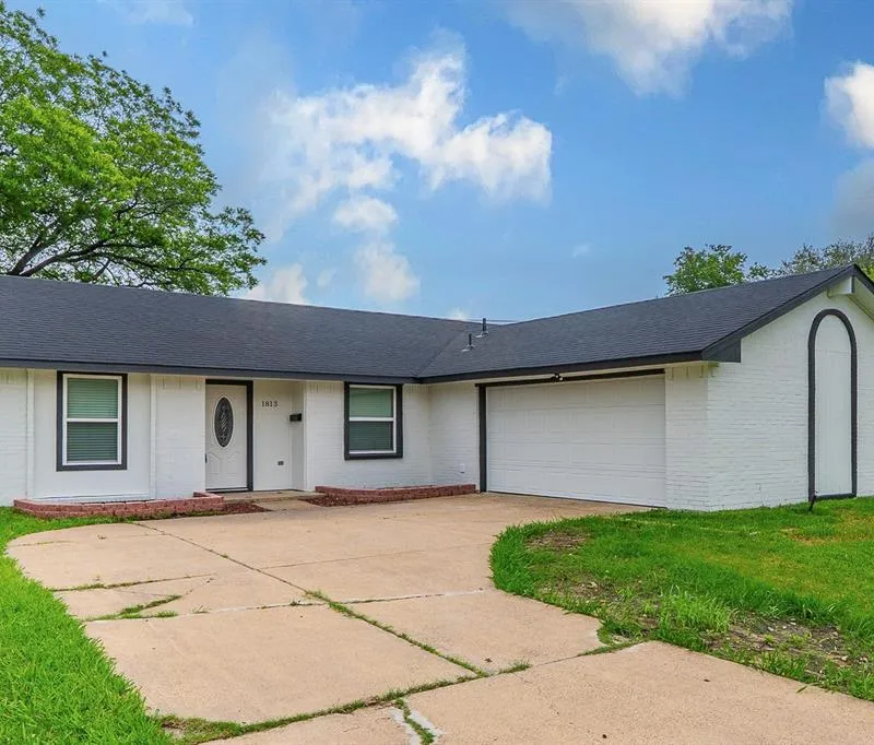 1813 Tompkins Drive, Grand Prairie TX 75051