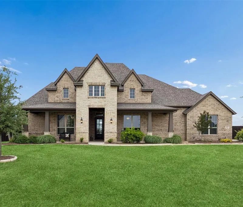 8221 Palmer Lane, Waxahachie TX 75167