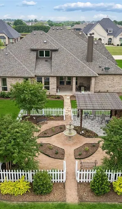 8221 Palmer Lane, Waxahachie TX 75167 - Photo 2