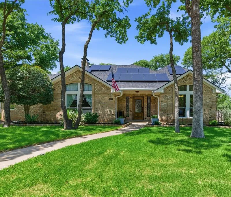 3072 High Cliff Drive, Grapevine TX 76051