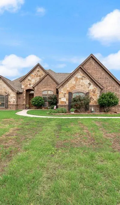 243 Miramar Circle, Weatherford TX 76085 - Photo 2