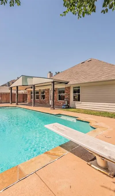 1011 Fleetwood Cove Drive, Grand Prairie TX 75052