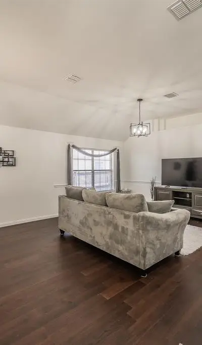 1011 Fleetwood Cove Drive, Grand Prairie TX 75052 - Photo 5
