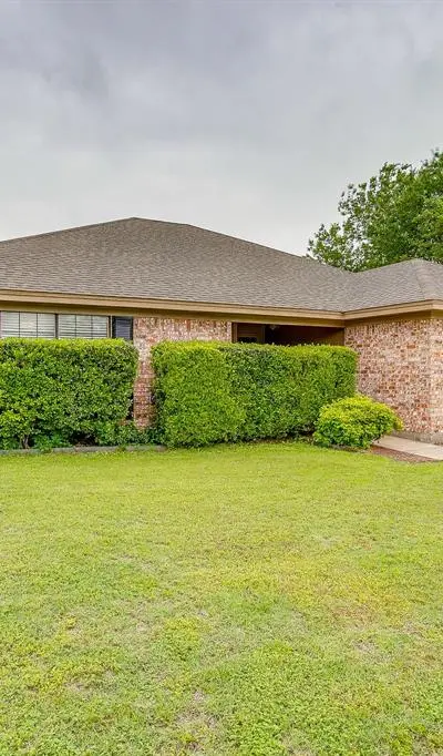 8613 Silver Creek Road, White Settlement TX 76108