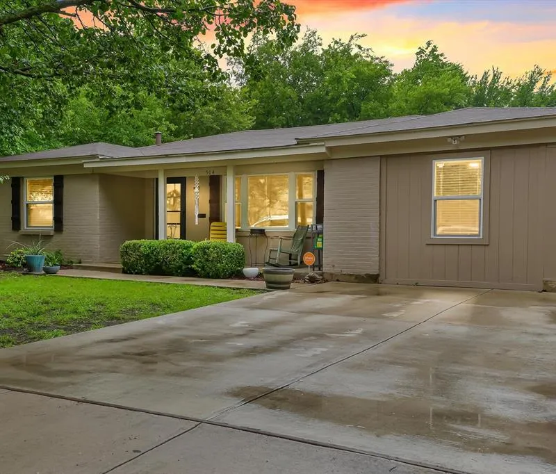 504 Parkside Drive, White Settlement TX 76108