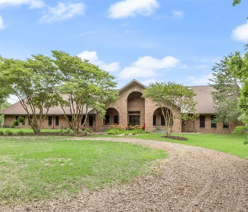 1040 County Road 3505, Quinlan TX 75474