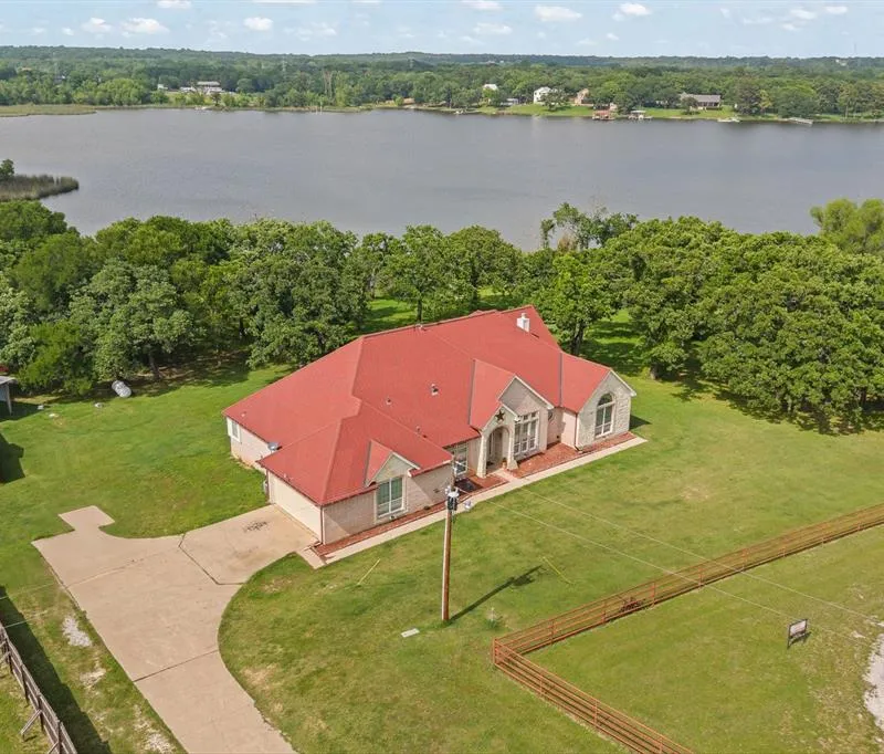 1701 W Lake Shore Drive, Alvarado TX 76009