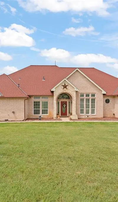 1701 W Lake Shore Drive, Alvarado TX 76009 - Photo 2