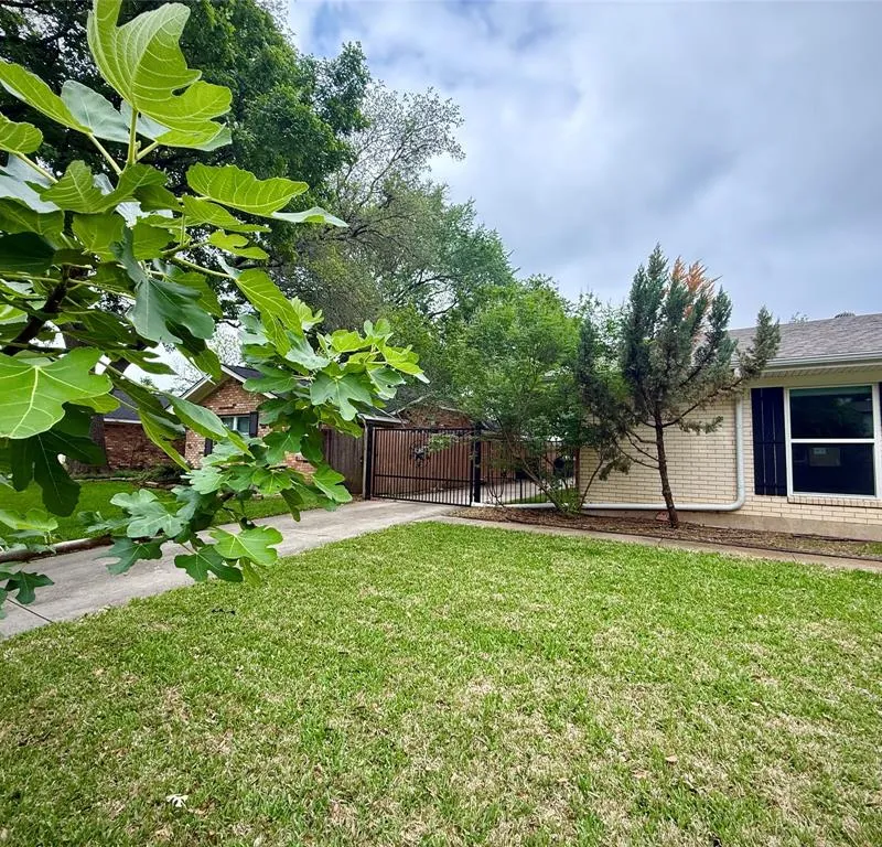 1206 Mildred Lane, Benbrook TX 76126