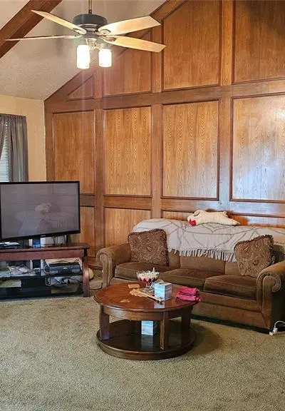 609 Betsy Ross Drive, Arlington TX 76002 - Photo 2