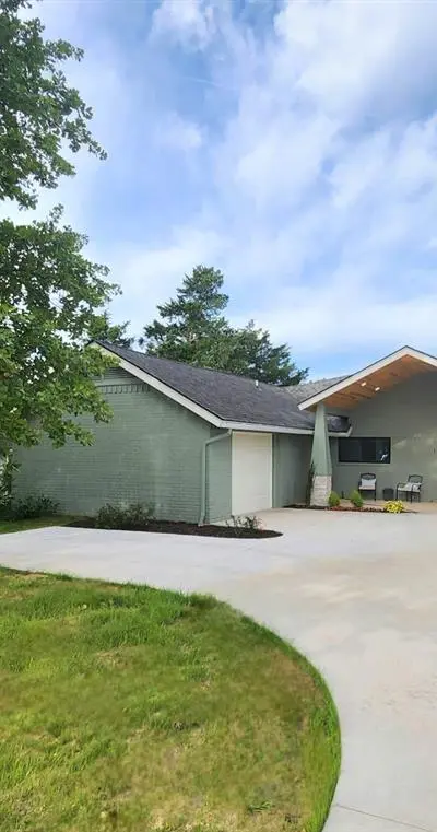 124 SEQUOYA Drive E, Lake Kiowa TX 76240 - Photo 4