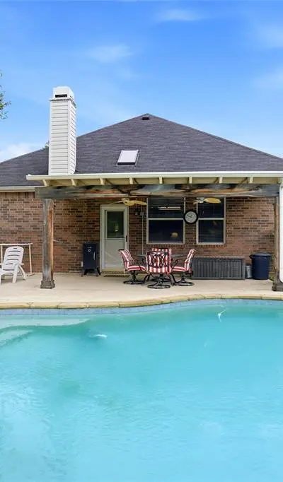 1140 Whispering Trail Circle, Lewisville TX 75067