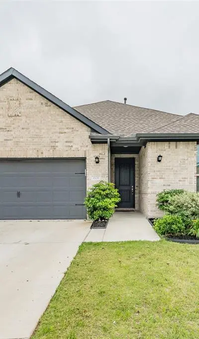 601 Bethpage Drive, Red Oak TX 75154 - Photo 2