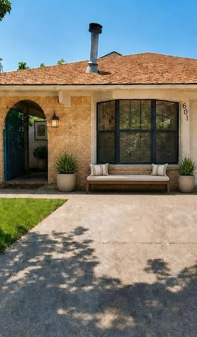 601 Parker Drive, Euless TX 76039