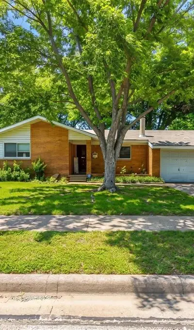 1916 Valley Lane, Arlington TX 76013 - Photo 2