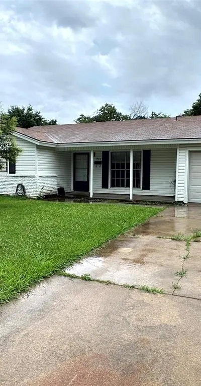 1902 Morgan Street, Irving TX 75062 - Photo 2