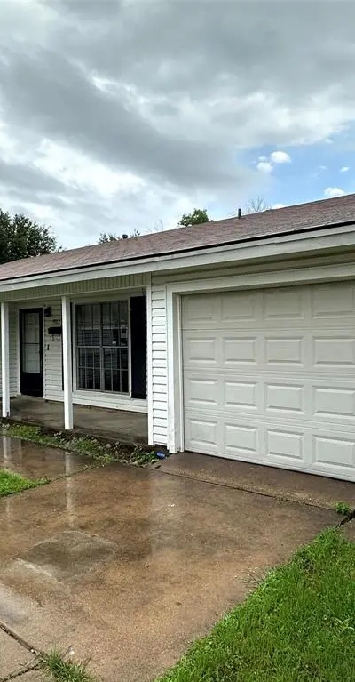 1902 Morgan Street, Irving TX 75062 - Photo 3